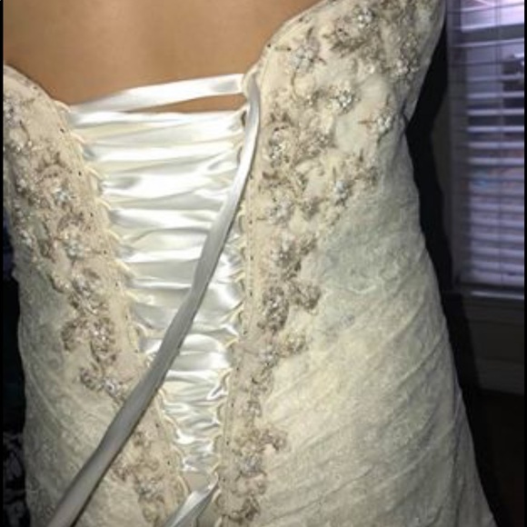 Wedding gown - Picture 2 of 8